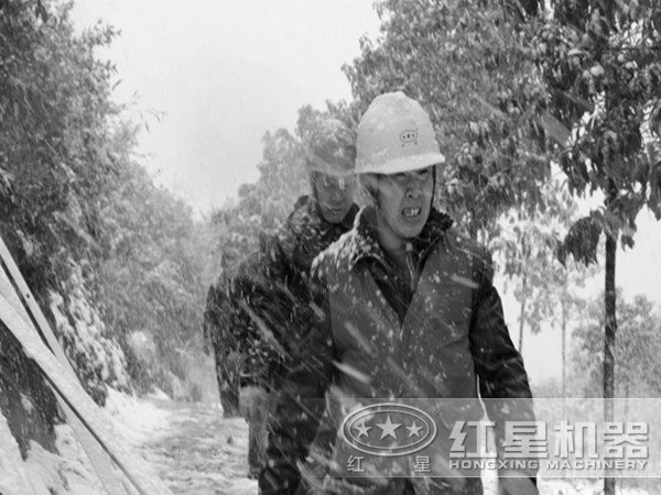 風雪堅守 風雪堅守